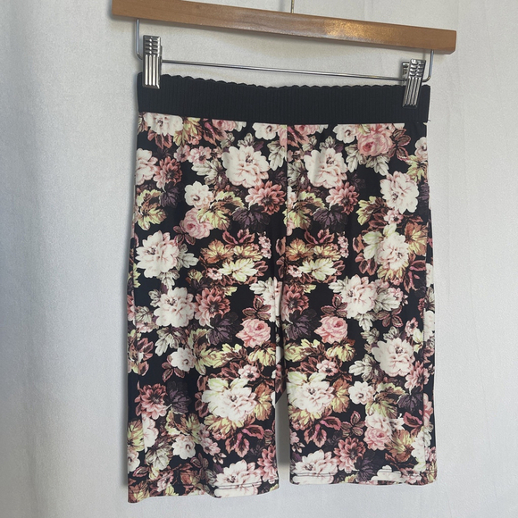 For Love And Lemons Tiffany Biker Shorts Floral Size S Black 7" Inseam Yoga Gym - Picture 2 of 7